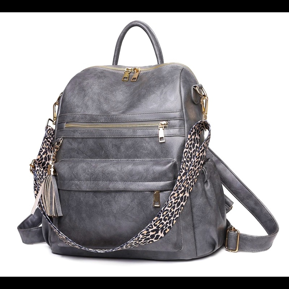 NWOT-Faux Leather/Leopard Multi Use Backpack